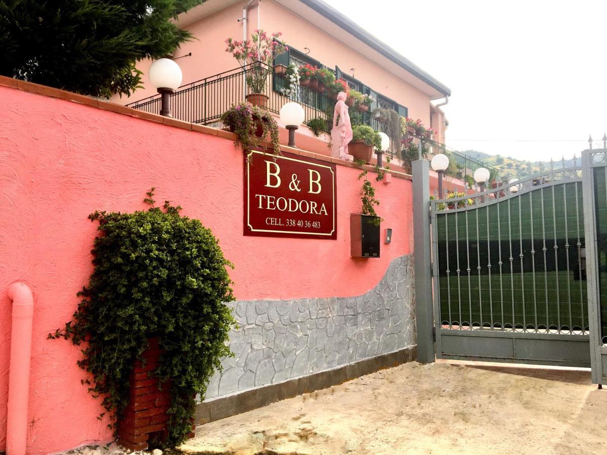 B&B Teodora Gaggi Extérieur photo